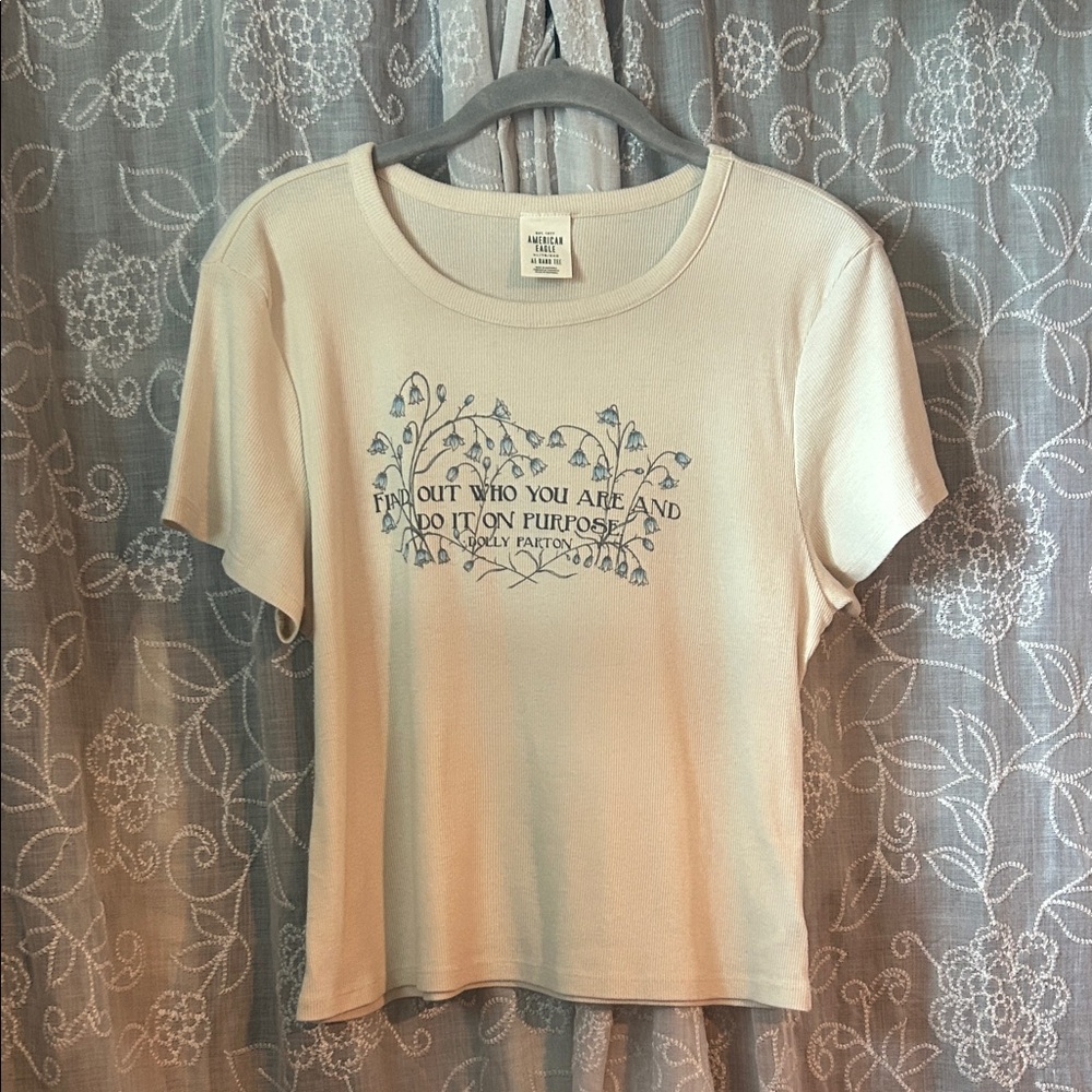 American Eagle Dolly Parton Quote Cropped Shirt - Picture 2 of 5